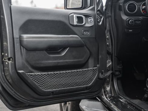 Used 2020 Jeep Gladiator Overland image 42