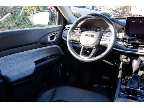 Used 2022 Jeep Compass Latitude image 14