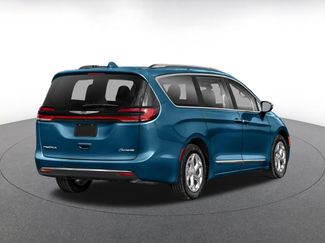 Used 2023 Chrysler Pacifica Touring-L FWD video 2