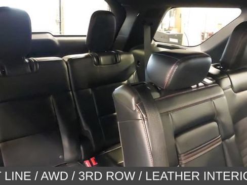 Used 2025 Ford Explorer ST-Line w/ ST-Line Street Pack AWD/4WD image 31