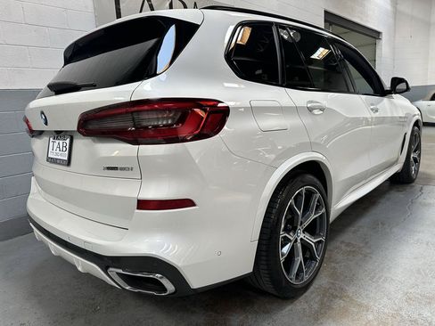Used 2019 BMW X5 xDrive50i w/ M Sport Package AWD/4WD image 3