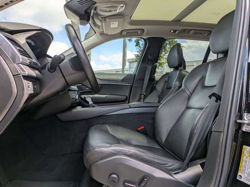 Used 2020 Volvo XC90 T6 Momentum AWD/4WD image 2
