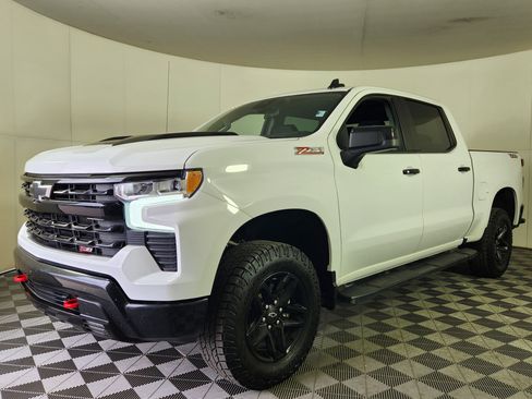 Used 2024 Chevrolet Silverado 1500 LT Trail Boss w/ Protection Package AWD/4WD image 3