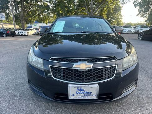 Used 2013 Chevrolet Cruze LS image 2