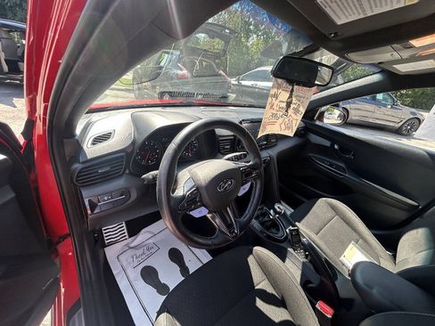 Used 2020 Hyundai Veloster N w/ Performance Package FWD image 5
