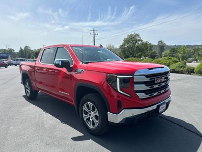 New 2025 GMC Sierra 1500 SLE