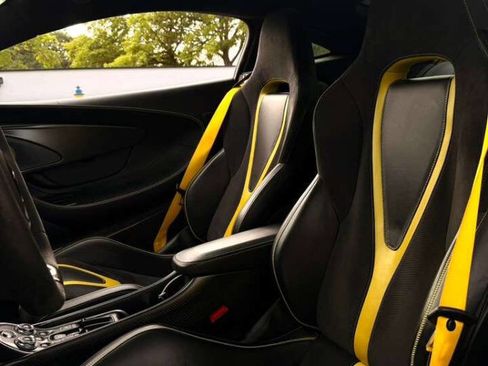 Used 2018 McLaren 570S image 9