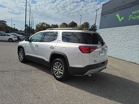 Used 2017 GMC Acadia SLE image 3