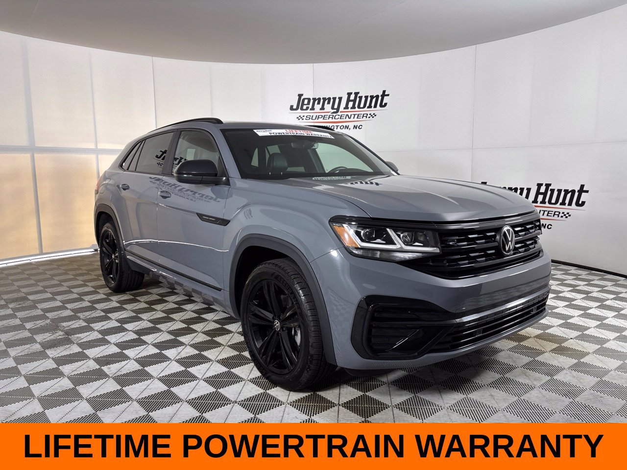 Used 2023 Volkswagen Atlas Cross Sport SEL R-Line AWD/4WD image 4