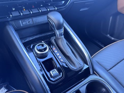 Used 2024 GMC Canyon AT4 image 23