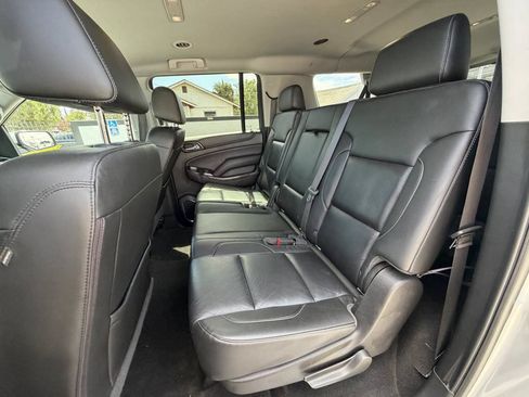 Used 2018 Chevrolet Suburban LT AWD/4WD image 19