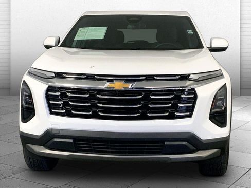 Used 2026 Chevrolet Equinox LT FWD image 2