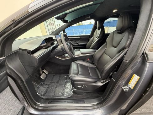 Used 2023 Tesla Model X image 7