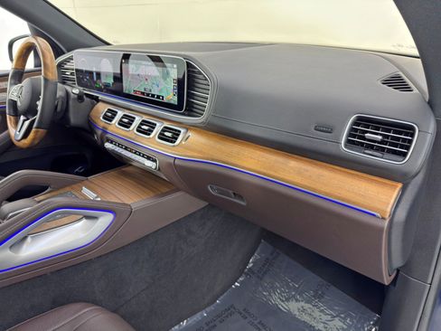 Used 2022 Mercedes-Benz GLS 450 4MATIC image 15