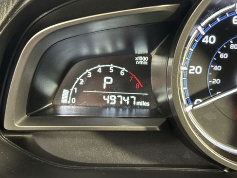 Used 2019 Toyota Yaris LE FWD image 29