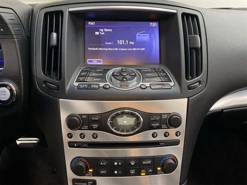 Used 2013 INFINITI G37 x w/ Premium Pkg image 24