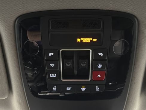 Used 2026 Kia Carnival SX Prestige FWD image 32