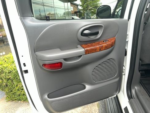 Used 2003 Ford F150 XLT AWD/4WD image 16