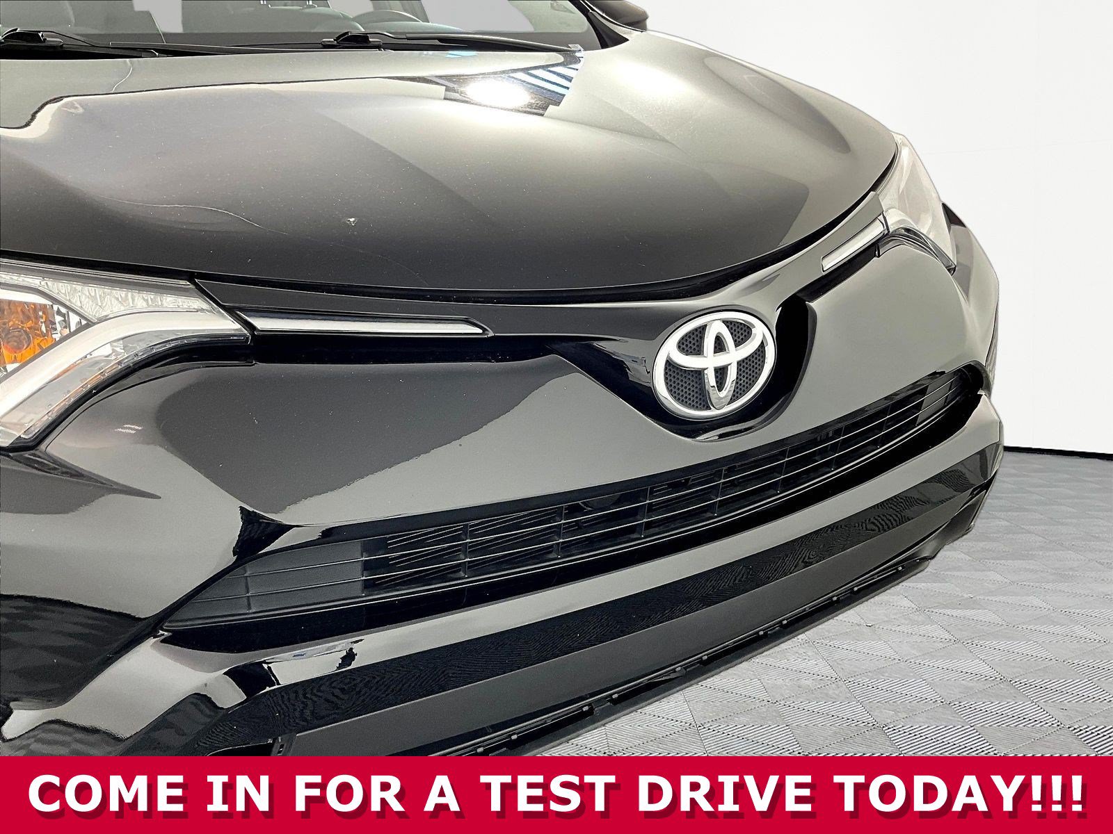 Used 2016 Toyota RAV4 LE AWD/4WD image 28