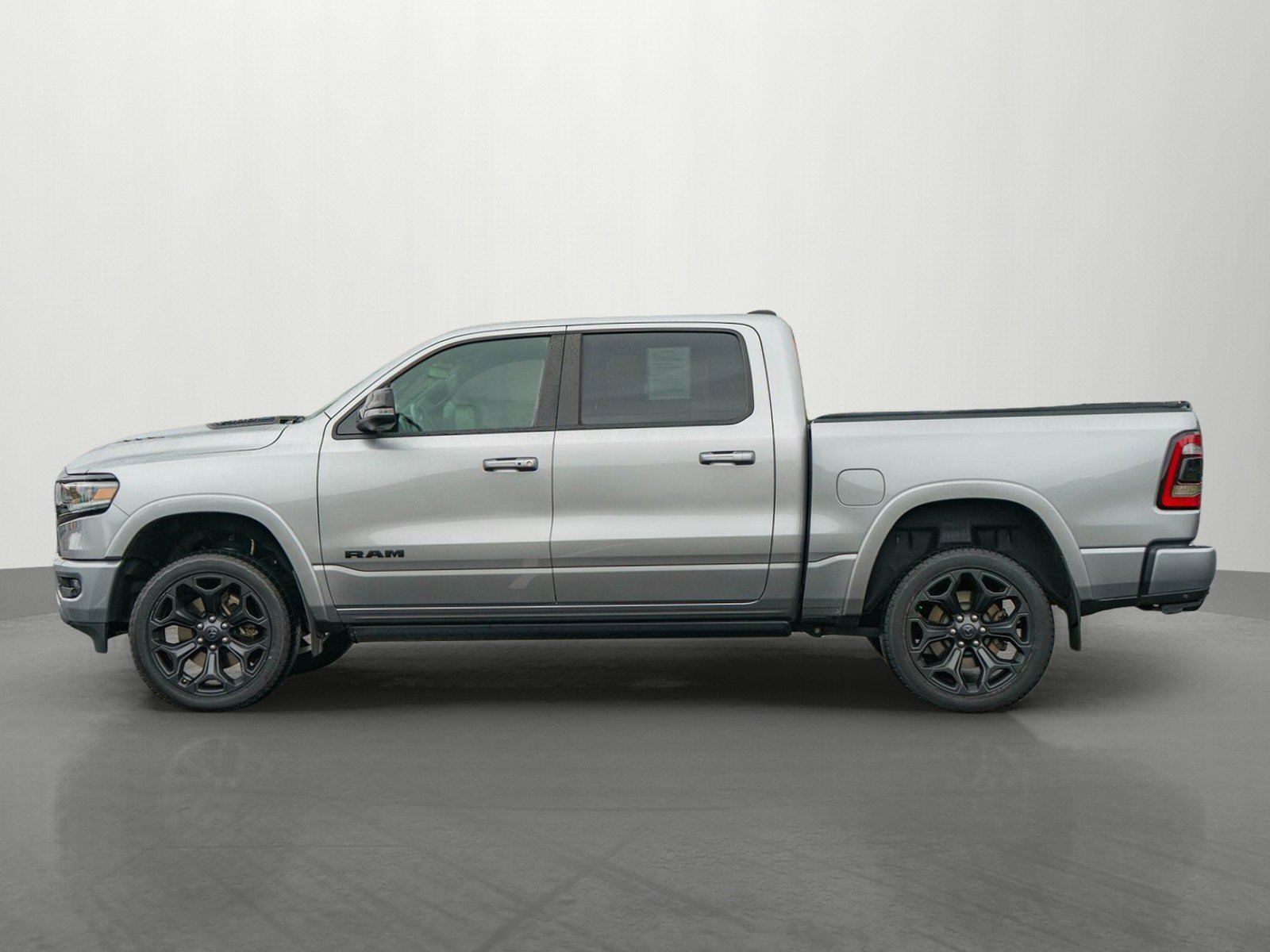 Used 2021 RAM 1500 Limited w/ Night Edition AWD/4WD image 4