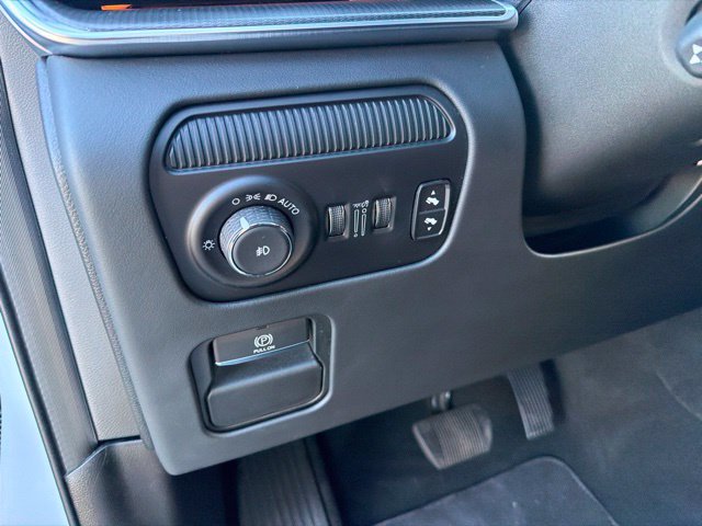 Used 2024 Jeep Grand Wagoneer Series II Obsidian w/ Quick Order Packagew 28T AWD/4WD image 39