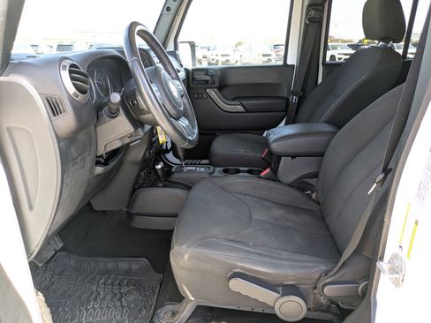 Used 2018 Jeep Wrangler Unlimited Sport S image 9