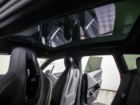 Used 2023 BMW iX xDrive50 w/ Sport Package image 21