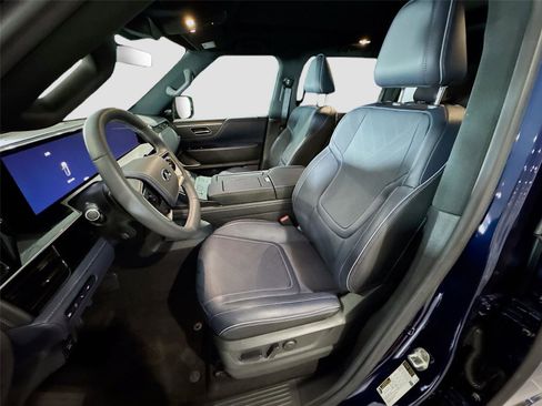 Used 2026 INFINITI QX80 Luxe image 10