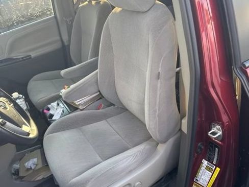 Used 2017 Toyota Sienna LE FWD image 8