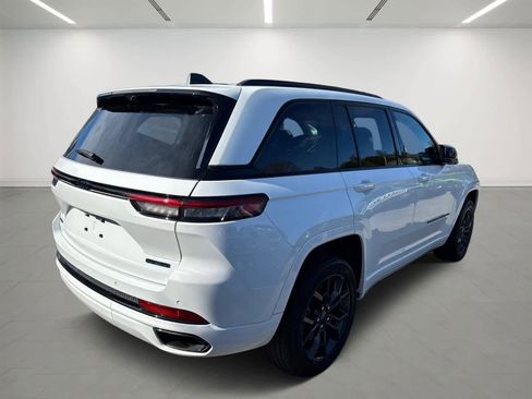 Used 2023 Jeep Grand Cherokee 30th Anniversary image 6