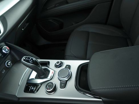 New 2025 Alfa Romeo Stelvio Sprint AWD/4WD image 30