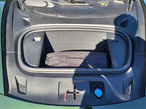 Certified 2025 Porsche Taycan image 27