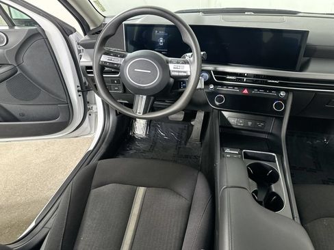 Used 2025 Hyundai Sonata SEL FWD image 16