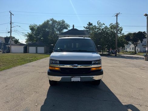 Used 2024 Chevrolet Express 2500 w/ Driver Convenience Package RWD image 2