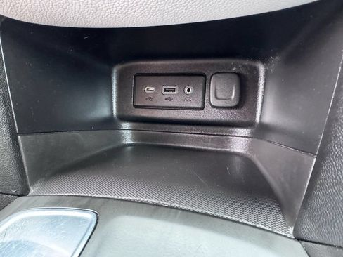 Used 2021 Chevrolet Equinox LS w/ LS Convenience Package FWD image 24