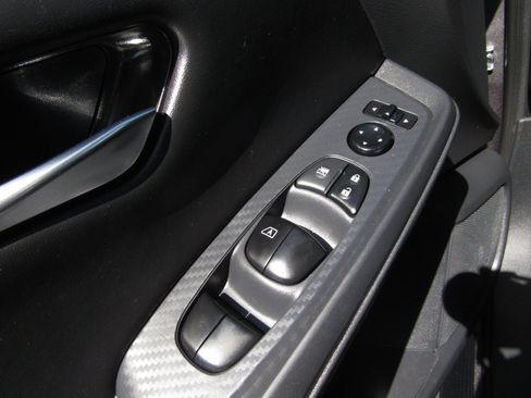 Used 2025 Nissan Sentra SV w/ All-Weather Package FWD image 21