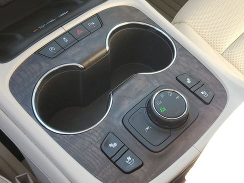 Used 2020 GMC Acadia Denali w/ Technology Package image 33