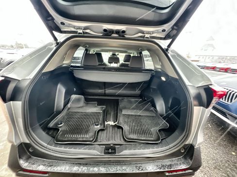 Used 2022 Toyota RAV4 XLE image 25