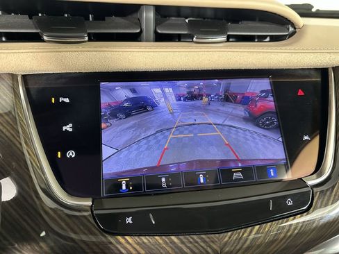 Used 2023 Cadillac XT6 Sport w/ Platinum Package AWD/4WD image 18