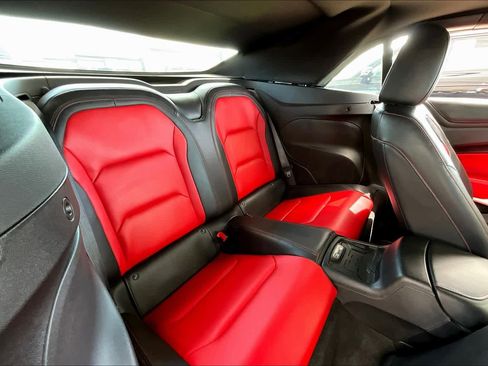 Used 2018 Chevrolet Camaro SS RWD image 21