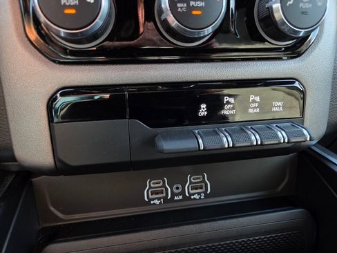 Used 2025 RAM 1500 Big Horn AWD/4WD image 27