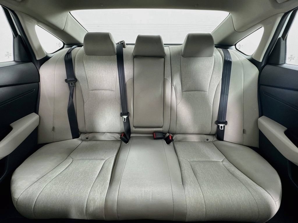 Used 2025 Honda Accord SE image 31