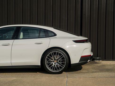 New 2026 Porsche Panamera image 12