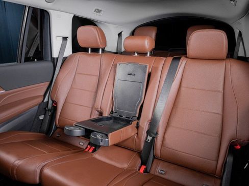 Certified 2026 Mercedes-Benz GLS 450 4MATIC image 32