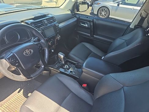 Used 2019 Toyota 4Runner TRD Off-Road Premium AWD/4WD image 12