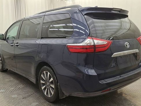 Certified 2019 Toyota Sienna Limited image 9