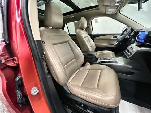 Used 2021 Ford Explorer XLT w/ Equipment Group 202A image 26