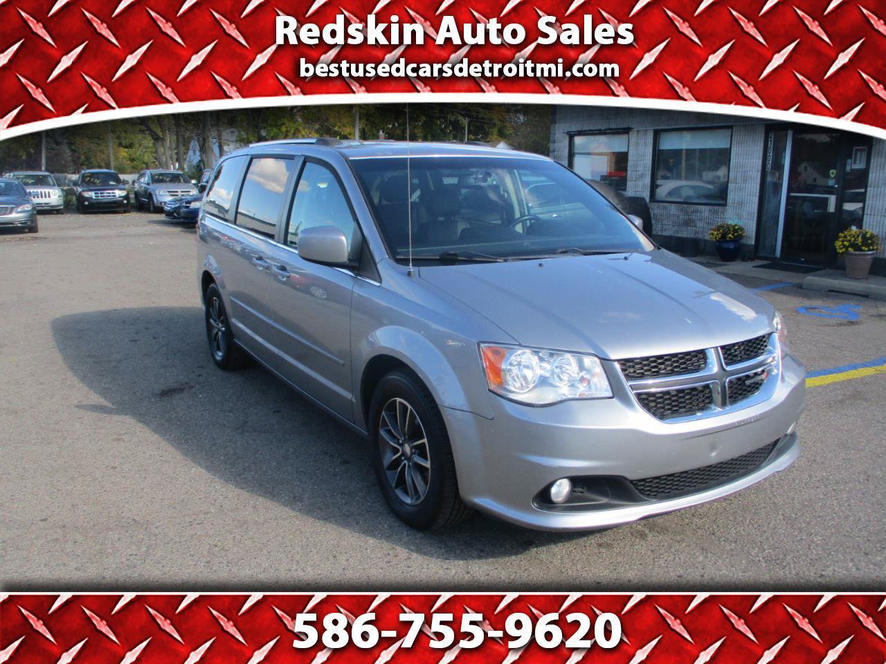 Used 2016 Dodge Grand Caravan SXT FWD image 1