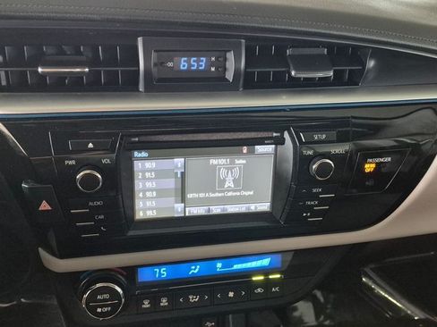 Used 2016 Toyota Corolla LE FWD image 12