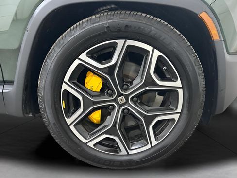 Used 2022 Rivian R1S Launch Edition image 11